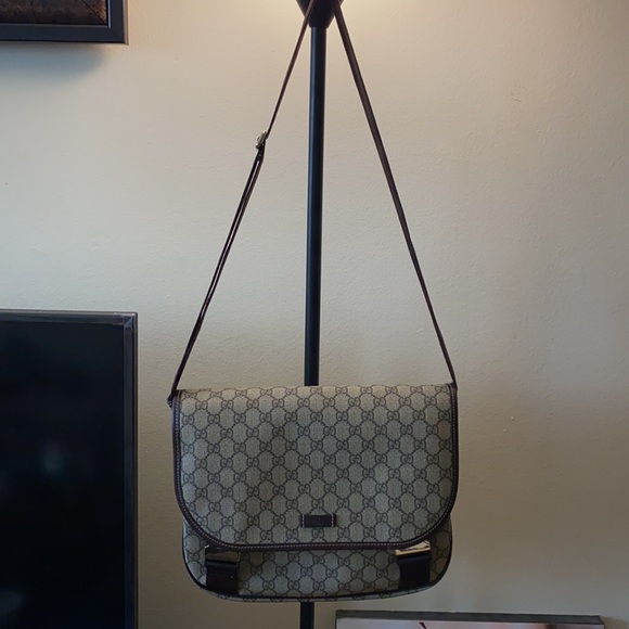 I have an Authentic Gucci supreme canvas messenger bag unisex - Picture 14 of 16